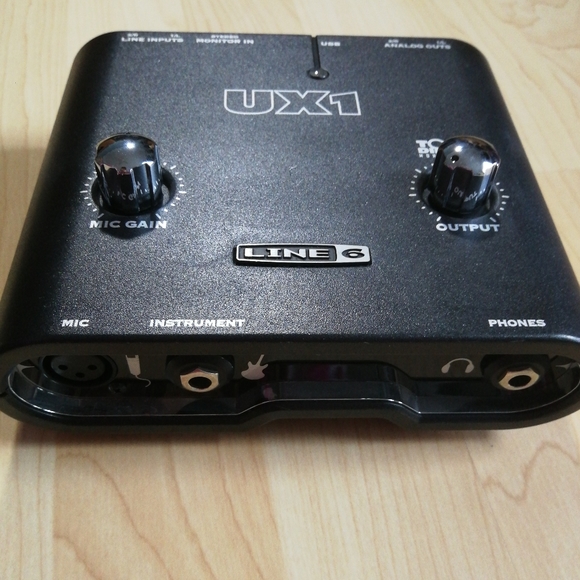 Line 6 UX1 Audio Interface/Pod for PC/Mac - Picture 3 of 6